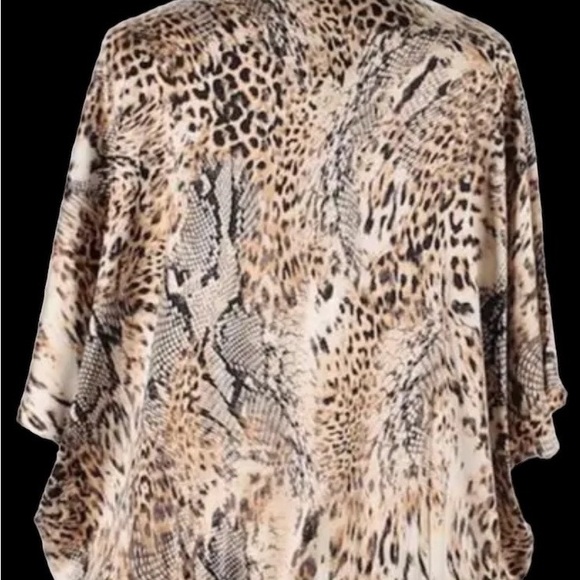 Chicos Brand new with tags v neck Dolman sleeve Animal /Snake 3 XL $99.00 silky - Picture 2 of 7